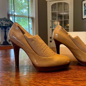 Coach Heels - Beige Patent Leather - Size 10M